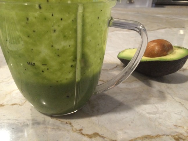 Creamy Spinach Avocado Smoothie