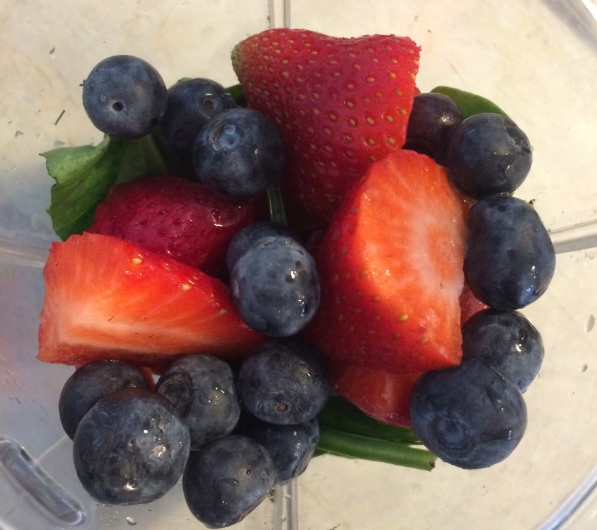 berry green smoothie