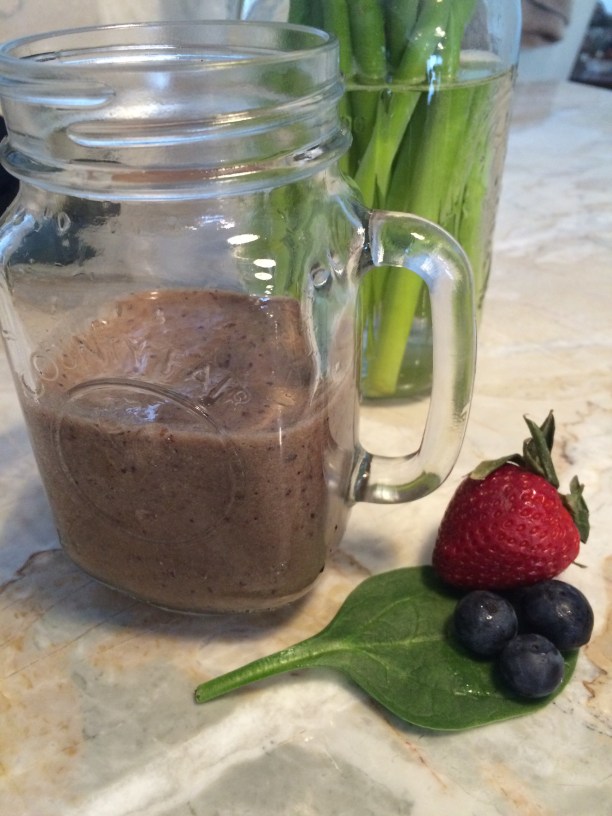 Berry green smoothie