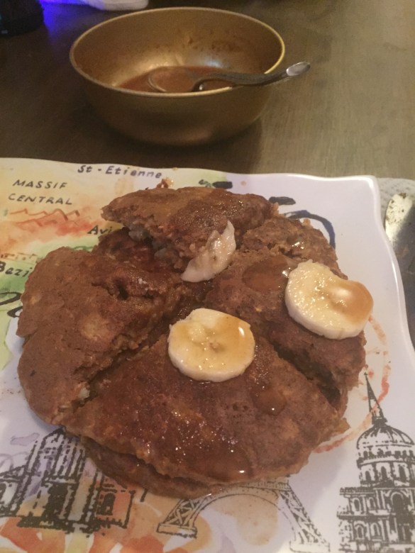 nutty protein banana pancakes
